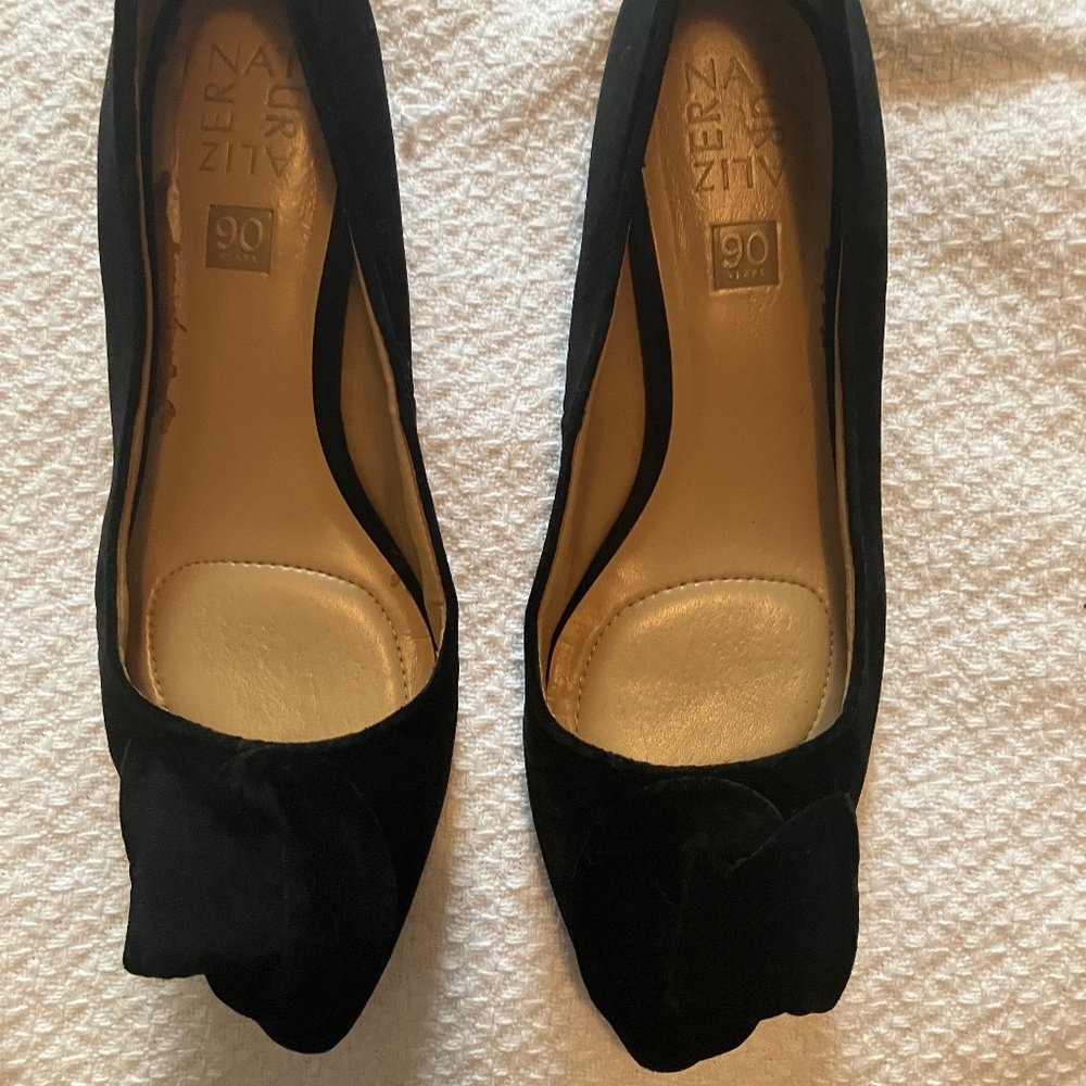 Naturalizer 90th Anniversary Sarah; Black Velvet; 8.5M